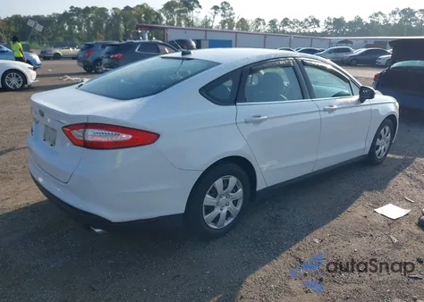 2013 Ford Fusion S z USA, uszkodzony, nr VIN 3FA6P0G77DR356773